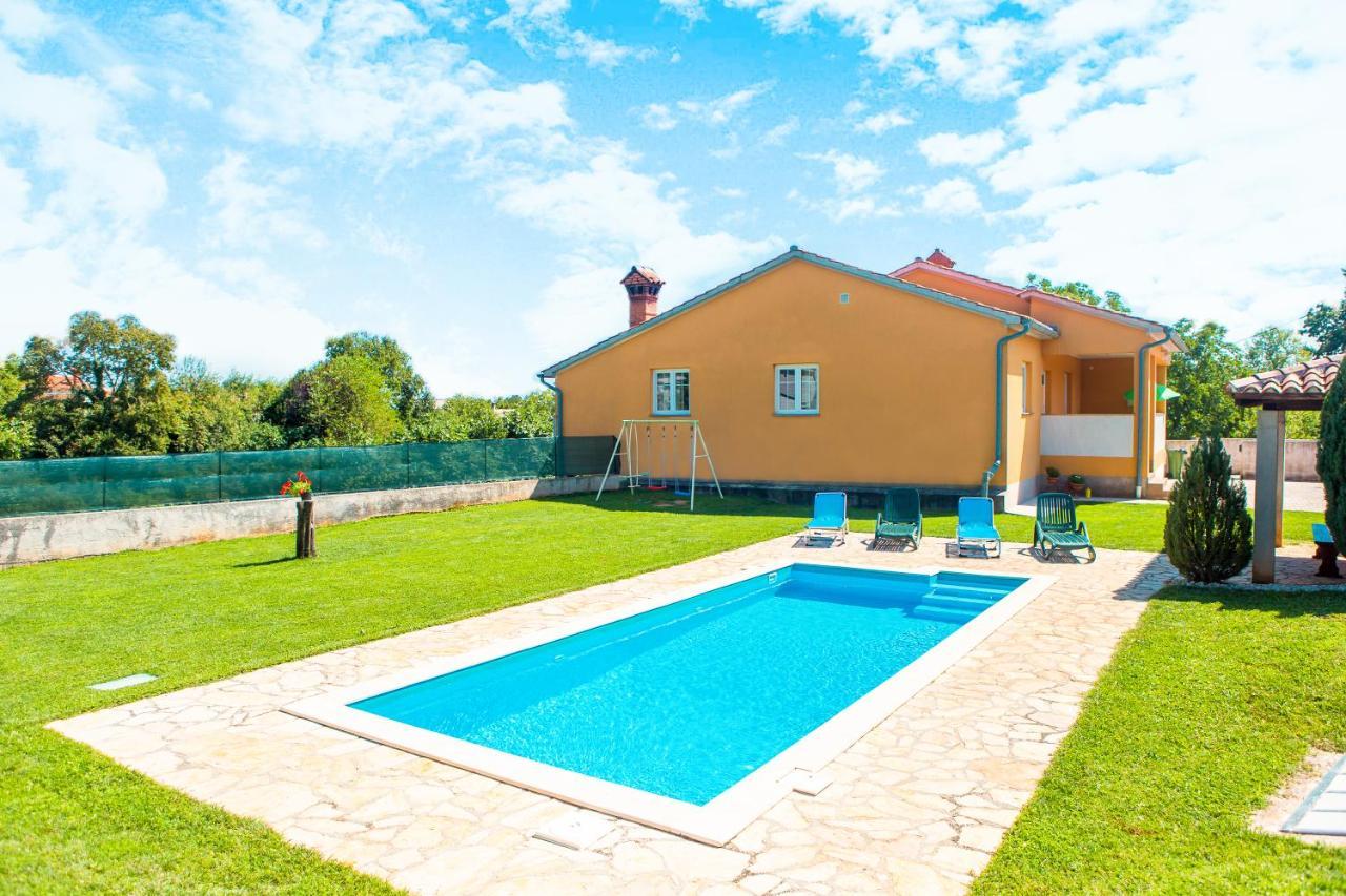 Holiday Home Labud Žminj Esterno foto