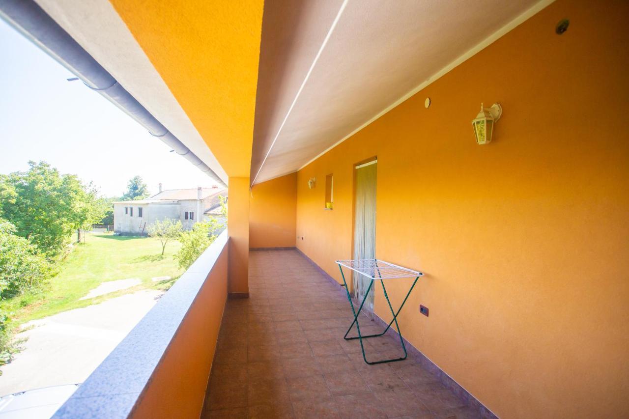 Holiday Home Labud Žminj Esterno foto